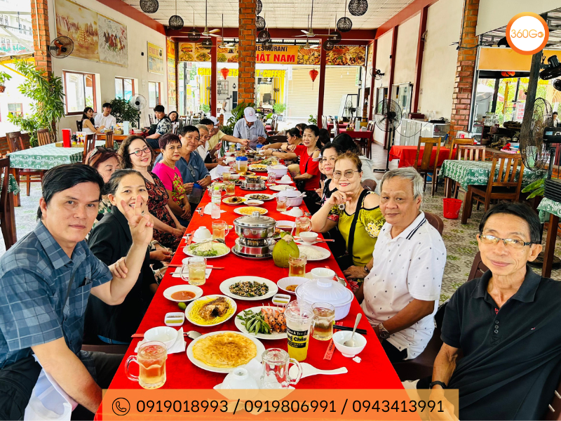 Bữa trưa tại một nhà hàng địa phương - Du lịch 360G
